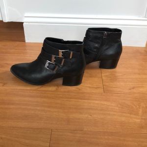 Via Spiga, Vinicio black leather ankle booties 7